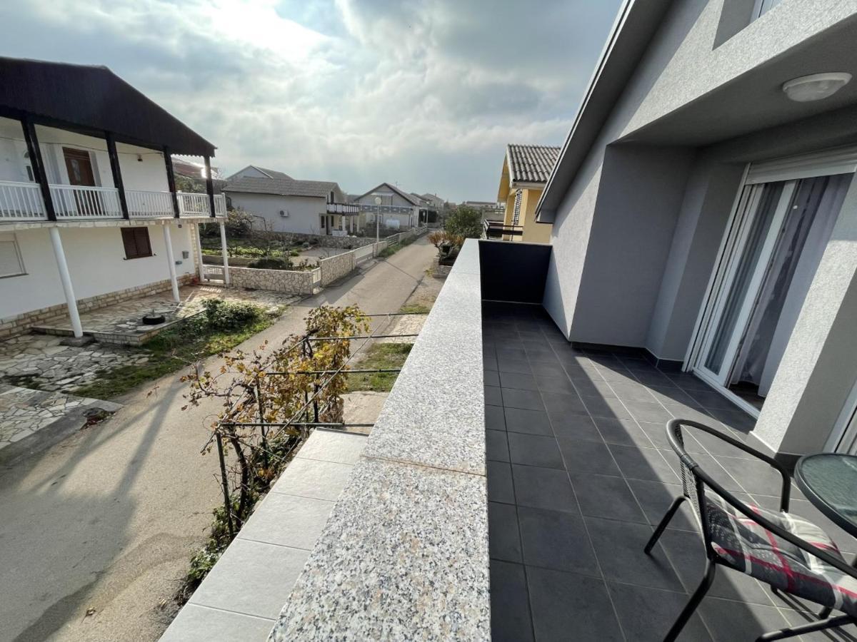 Apartman Boja Vir Luaran gambar